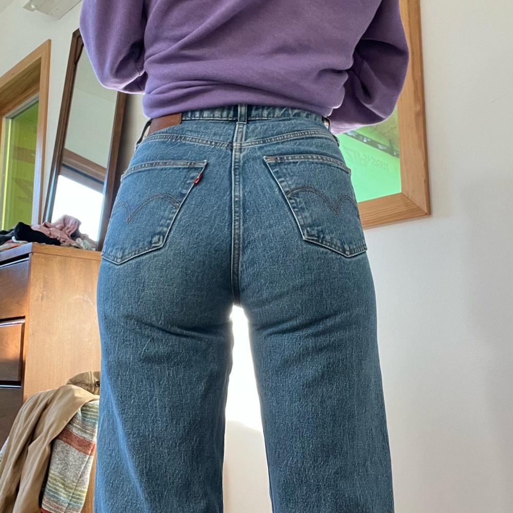 Levi's Ribcage High Rise Jeans - Picture 8 of 8